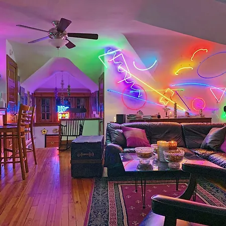 Mike & Allen'S Place On The Park_2